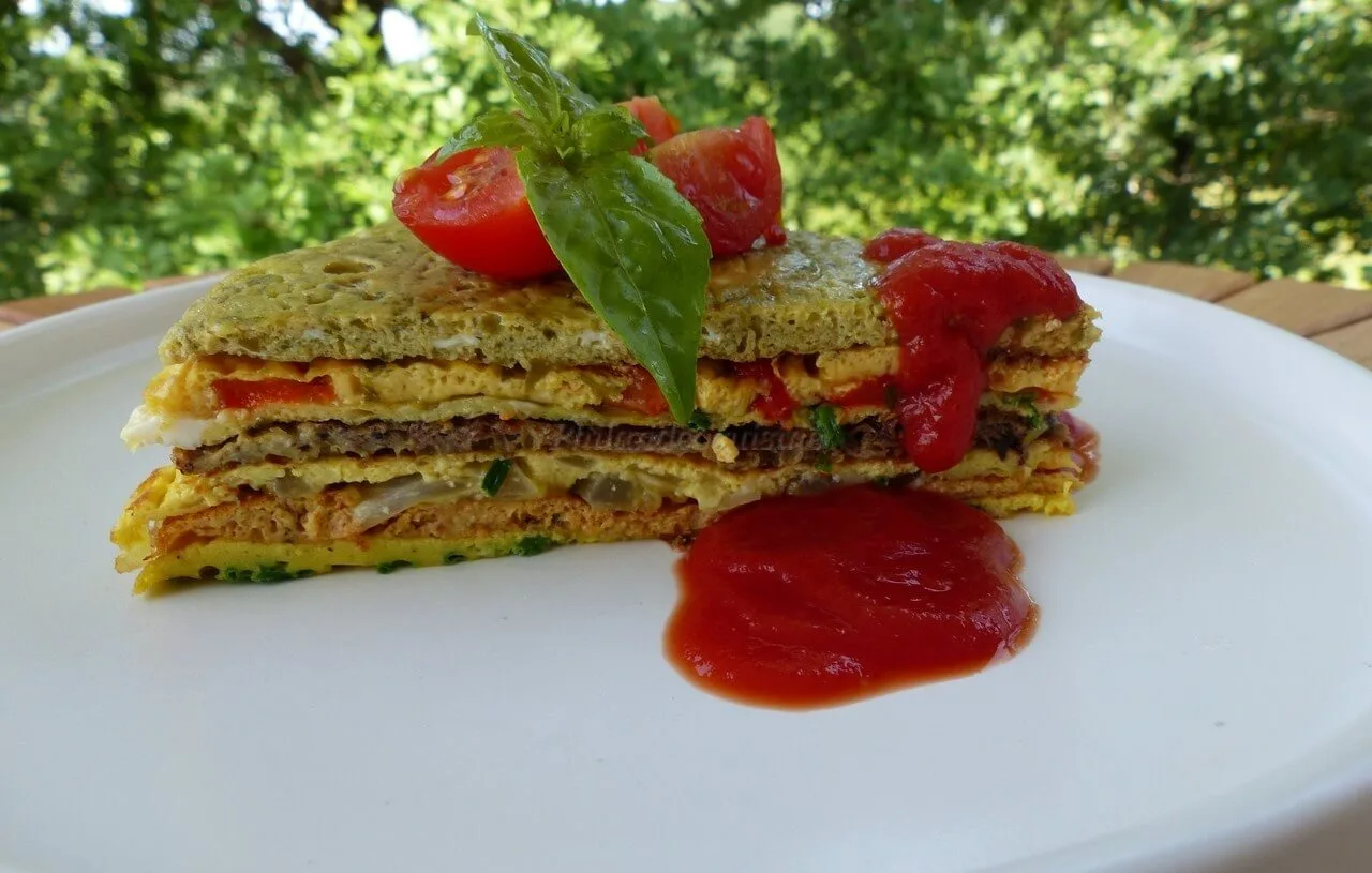 Crespeou provençal, gâteau d’omelettes en couches colorées