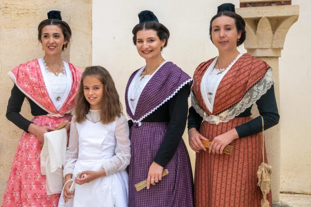Le costume d'Arlésienne