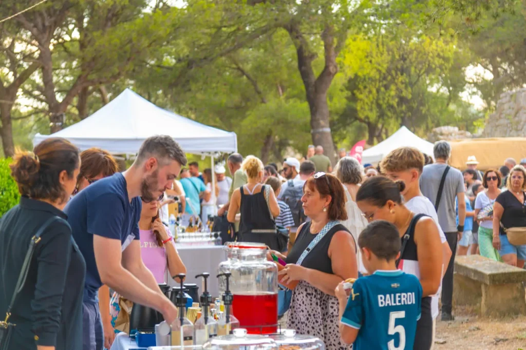 Stands de producteurs aux Epicurieux à la forteresse de Beaucaire