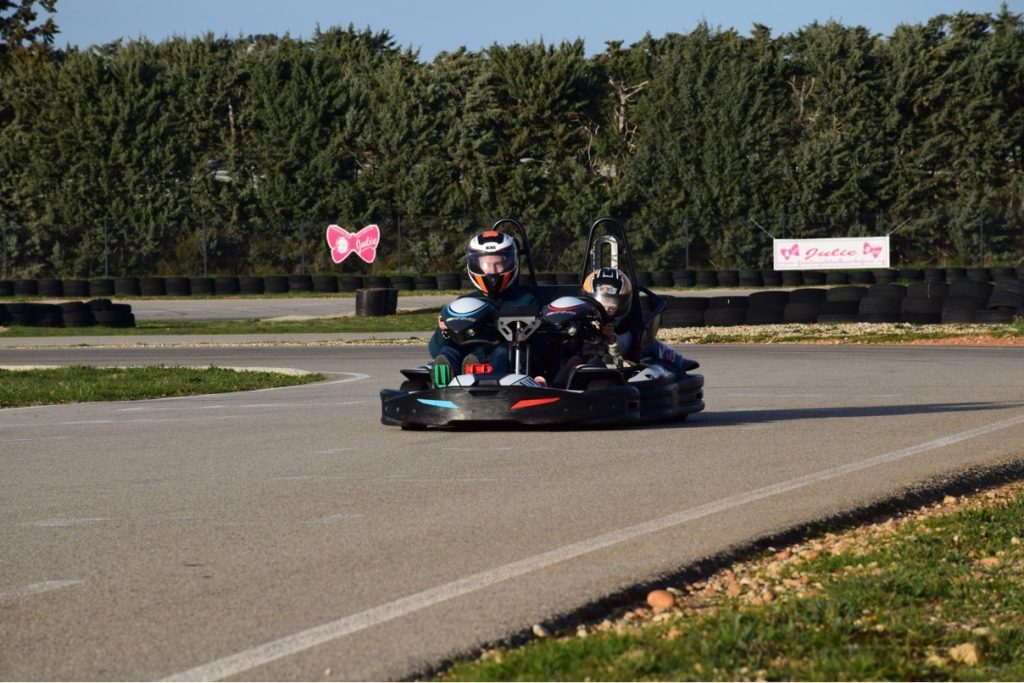 Karting à Beaucaire en famille dans le Gard