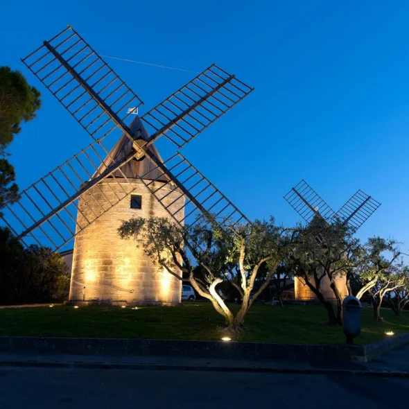 Les anciens moulins des aires de Jonquières-Saint-Vincent