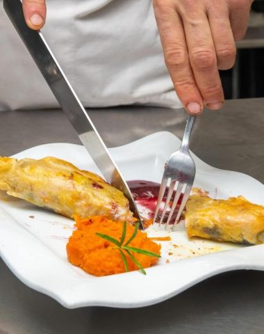 Bonbon de taureau, foie-gras et pruneaux